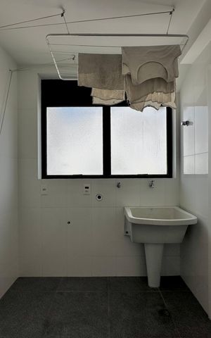 Apartamento à venda com 227m², 3 quartos e 3 vagas Apartamento à venda com 227m², 3 quartos e 3 vagasÁrea de Serviço