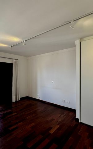 Apartamento à venda com 227m², 3 quartos e 3 vagas Apartamento à venda com 227m², 3 quartos e 3 vagasSuíte 1