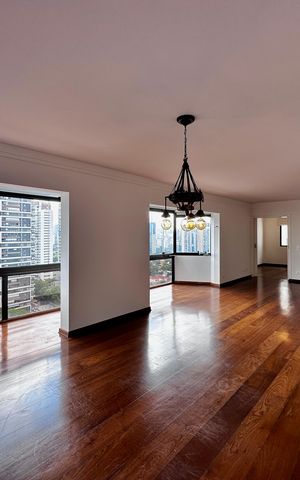 Apartamento à venda com 227m², 3 quartos e 3 vagas Apartamento à venda com 227m², 3 quartos e 3 vagasSala