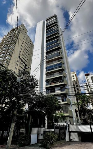 Apartamento à venda com 227m², 3 quartos e 3 vagas Apartamento à venda com 227m², 3 quartos e 3 vagasFachada