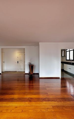 Apartamento à venda com 227m², 3 quartos e 3 vagas Apartamento à venda com 227m², 3 quartos e 3 vagasSala