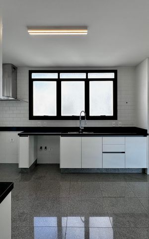 Apartamento à venda com 227m², 3 quartos e 3 vagas Apartamento à venda com 227m², 3 quartos e 3 vagasCozinha