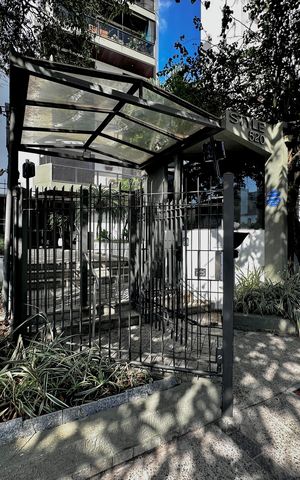 Apartamento à venda com 227m², 3 quartos e 3 vagas Apartamento à venda com 227m², 3 quartos e 3 vagasFachada