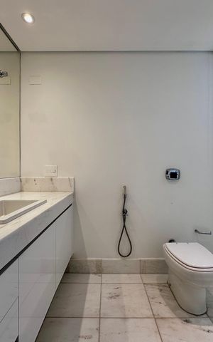 Apartamento à venda com 227m², 3 quartos e 3 vagas Apartamento à venda com 227m², 3 quartos e 3 vagasBanheiro Suíte 3