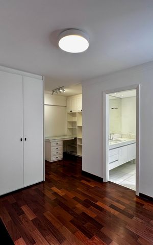Apartamento à venda com 227m², 3 quartos e 3 vagas Apartamento à venda com 227m², 3 quartos e 3 vagasSuíte 3