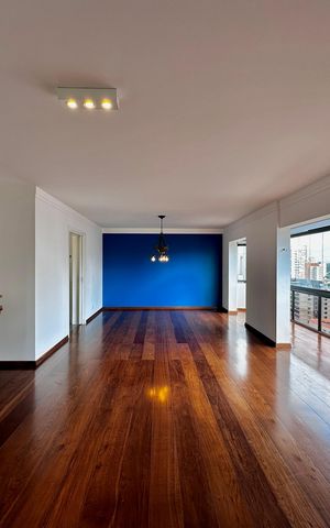 Apartamento à venda com 227m², 3 quartos e 3 vagas Apartamento à venda com 227m², 3 quartos e 3 vagasSala