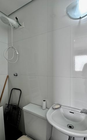 Apartamento à venda com 227m², 3 quartos e 3 vagas Apartamento à venda com 227m², 3 quartos e 3 vagasBanheiro de Serviço