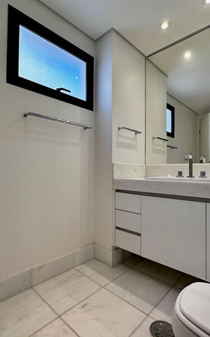 Apartamento à venda com 227m², 3 quartos e 3 vagas Apartamento à venda com 227m², 3 quartos e 3 vagasBanheiro Suíte 2