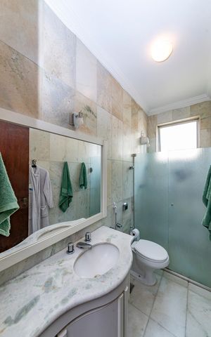 Apartamento à venda com 130m², 4 quartos e 2 vagasBanheiro da Suíte
