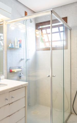 Casa de condomínio à venda com 166m², 3 quartos e 2 vagasBanheiro Social