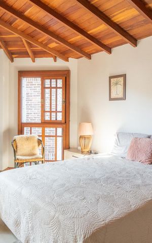 Casa de condomínio à venda com 166m², 3 quartos e 2 vagasQuarto 3 - Suíte