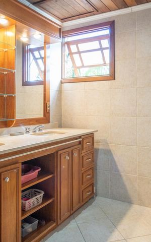 Casa de condomínio à venda com 166m², 3 quartos e 2 vagasBanheiro da Suíte