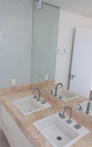 Apartamento para alugar com 134m², 3 quartos e 2 vagas Apartamento para alugar com 134m², 3 quartos e 2 vagasBANHEIRO DA SUITE