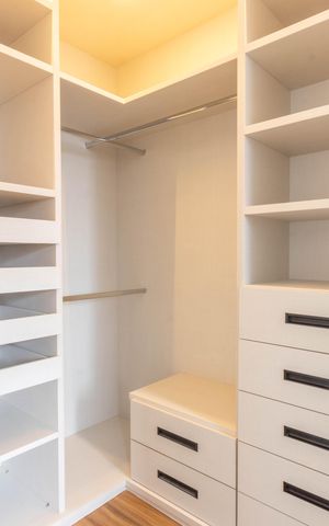 Apartamento à venda com 66m², 2 quartos e 2 vagas Apartamento à venda com 66m², 2 quartos e 2 vagasCloset da suíte 1
