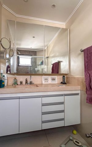 Apartamento à venda com 198m², 3 quartos e 4 vagas Apartamento à venda com 198m², 3 quartos e 4 vagasBanheiro da Suíte