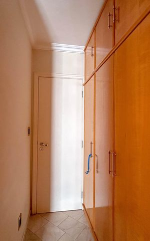 Apartamento à venda com 198m², 3 quartos e 4 vagas Apartamento à venda com 198m², 3 quartos e 4 vagasSuíte
