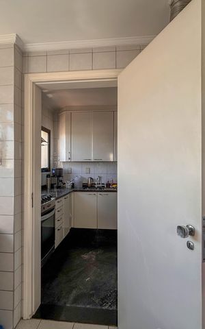 Apartamento à venda com 198m², 3 quartos e 4 vagas Apartamento à venda com 198m², 3 quartos e 4 vagasÁrea de Serviço