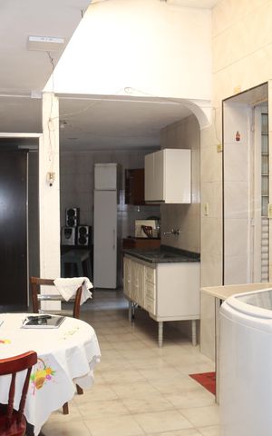 Casa à venda com 250m², 3 quartos e 4 vagasQuintal