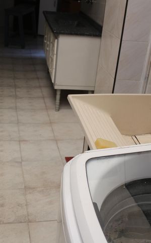 Casa à venda com 250m², 3 quartos e 4 vagasÁrea de Serviço