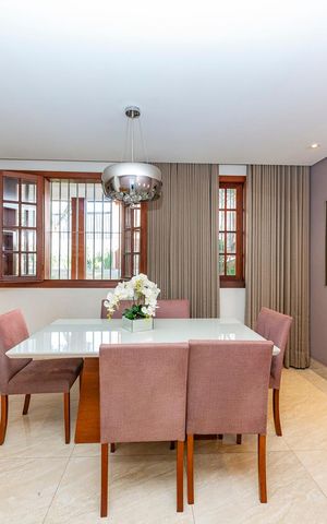 Casa à venda com 453m², 4 quartos e 2 vagas Casa à venda com 453m², 4 quartos e 2 vagasSala 2