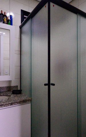 Apartamento à venda com 165m², 4 quartos e 3 vagas Apartamento à venda com 165m², 4 quartos e 3 vagasBanheiro Social