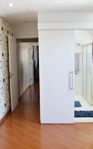 Casa à venda com 278m², 4 quartos e 6 vagasSuíte 1