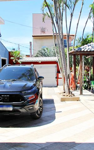 Casa à venda com 278m², 4 quartos e 6 vagasGaragem