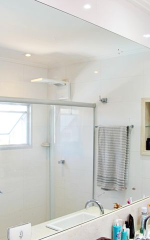Casa à venda com 278m², 4 quartos e 6 vagasBanheiro da Suíte 1