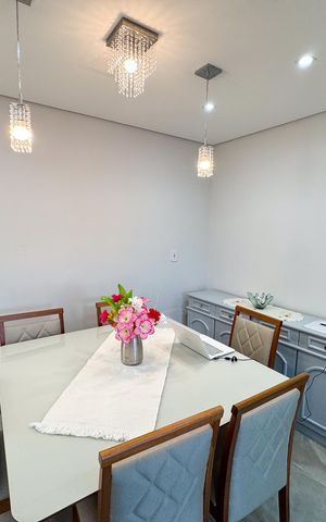 Casa à venda com 250m², 3 quartos e 3 vagas Casa à venda com 250m², 3 quartos e 3 vagasSala de Jantar