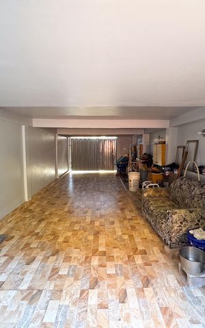 Casa à venda com 250m², 3 quartos e 3 vagas Casa à venda com 250m², 3 quartos e 3 vagasÁrea comum