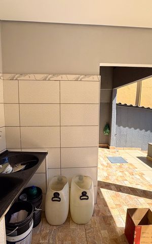 Casa à venda com 250m², 3 quartos e 3 vagas Casa à venda com 250m², 3 quartos e 3 vagasÁrea de Serviço