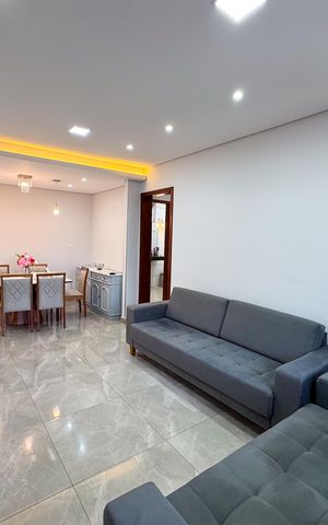 Casa à venda com 250m², 3 quartos e 3 vagas Casa à venda com 250m², 3 quartos e 3 vagasSala