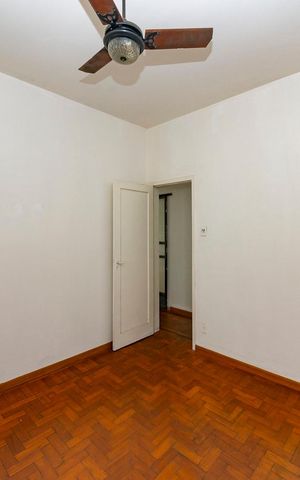 Casa à venda com 250m², 4 quartos e 4 vagas Casa à venda com 250m², 4 quartos e 4 vagasSuíte