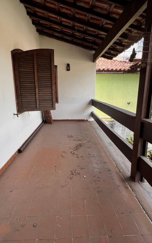 Casa à venda com 700m², 4 quartos e 2 vagas Casa à venda com 700m², 4 quartos e 2 vagasSala