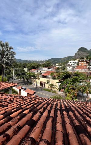Casa à venda com 700m², 4 quartos e 2 vagas Casa à venda com 700m², 4 quartos e 2 vagasQuarto 2 Vista