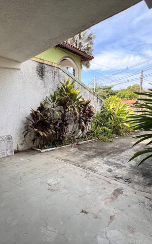Casa à venda com 700m², 4 quartos e 2 vagas Casa à venda com 700m², 4 quartos e 2 vagasÁrea Externa