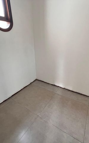 Casa à venda com 700m², 4 quartos e 2 vagas Casa à venda com 700m², 4 quartos e 2 vagasQuarto 3 Closet
