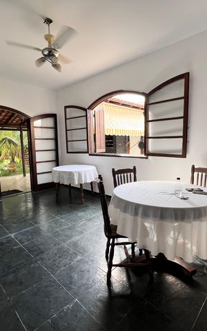 Casa à venda com 700m², 4 quartos e 2 vagas Casa à venda com 700m², 4 quartos e 2 vagasSala de Jantar