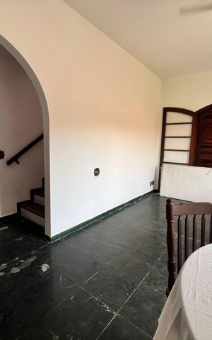 Casa à venda com 700m², 4 quartos e 2 vagas Casa à venda com 700m², 4 quartos e 2 vagasSala de Jantar