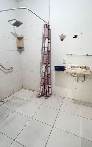 Casa à venda com 700m², 4 quartos e 2 vagas Casa à venda com 700m², 4 quartos e 2 vagasBanheiro