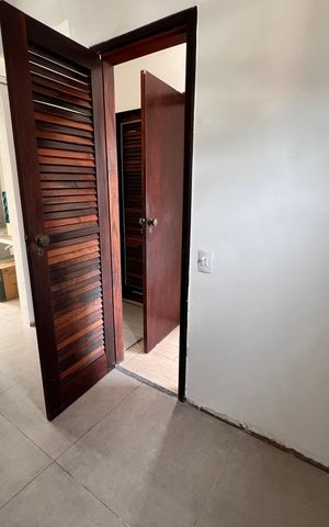 Casa à venda com 700m², 4 quartos e 2 vagas Casa à venda com 700m², 4 quartos e 2 vagasQuarto 3 Closet
