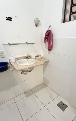 Casa à venda com 700m², 4 quartos e 2 vagas Casa à venda com 700m², 4 quartos e 2 vagasBanheiro