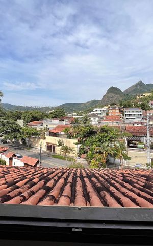 Casa à venda com 700m², 4 quartos e 2 vagas Casa à venda com 700m², 4 quartos e 2 vagasQuarto 2 Vista