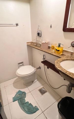 Casa à venda com 700m², 4 quartos e 2 vagas Casa à venda com 700m², 4 quartos e 2 vagasÁrea de Serviço - Banheiro