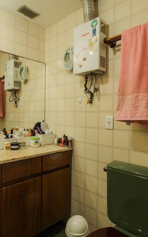Apartamento à venda com 200m², 3 quartos e 1 vaga Apartamento à venda com 200m², 3 quartos e 1 vagaBanheiro da Suíte