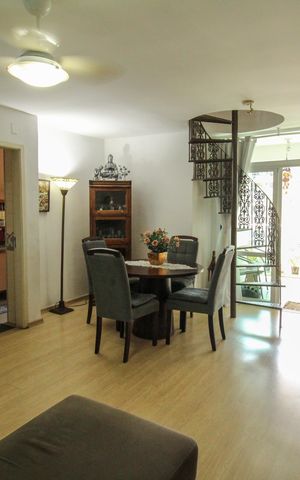 Apartamento à venda com 200m², 3 quartos e 1 vaga Apartamento à venda com 200m², 3 quartos e 1 vagaSala