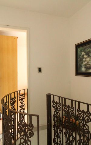 Apartamento à venda com 200m², 3 quartos e 1 vaga Apartamento à venda com 200m², 3 quartos e 1 vagaEscada 2 andar