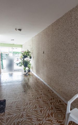 Casa à venda com 300m², 3 quartos e 3 vagas Casa à venda com 300m², 3 quartos e 3 vagasGaragem