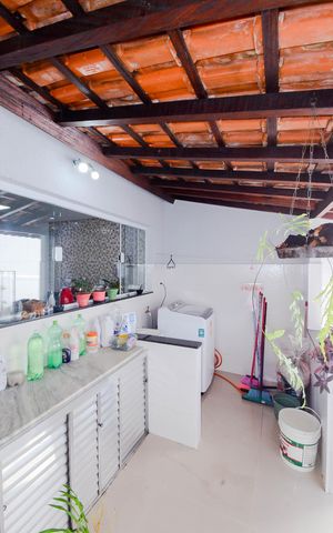 Casa à venda com 100m², 2 quartos e 1 vagaÁrea de Serviço