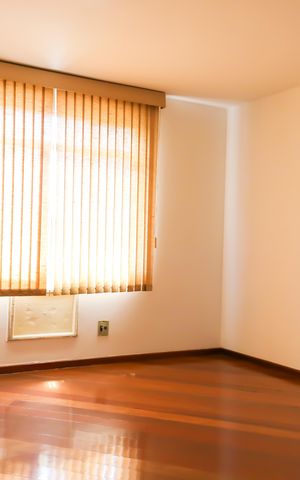 Casa à venda com 405m², 3 quartos e 2 vagas Casa à venda com 405m², 3 quartos e 2 vagasQuarto suite - 2º Pavimento